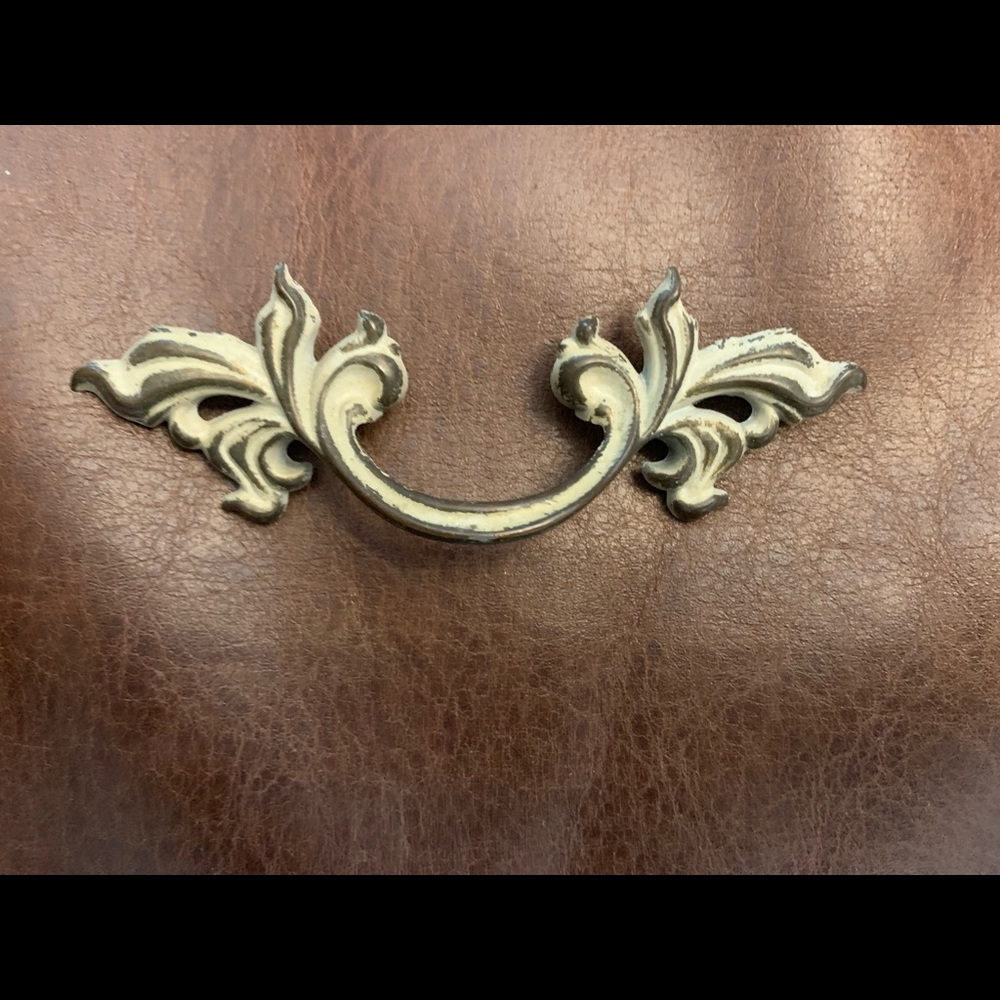 Dresser Hardware